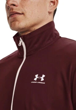 Under Armour Sportstyle Tricot Jacket Full Zip Herren Trainingsjacke 1329293 Rot -Sportbekleidung ed4b89095d9991590044bdb2b241aaee